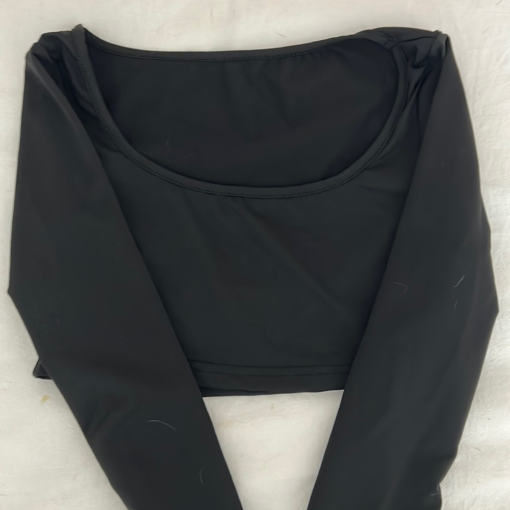 Cropped black. Shein. XS or 2